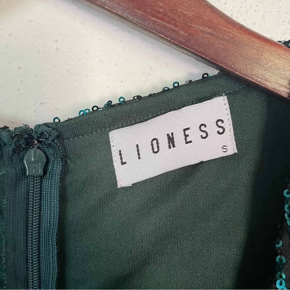 EUC Lioness Make Your Move Mini Dress in Emerald Green Sequin Size Small - Picture 12 of 13